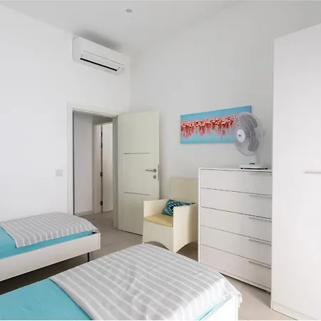 Sea View Apartment Mellieha Exterior photo